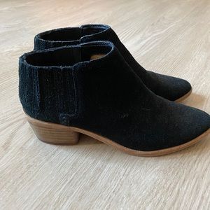 Dolce Vita Lona ankle shoes boots black suede 6